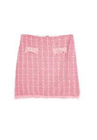 Lyserød stofskørt med en struktureret vævning, frynsekant og to forlommer med bløde, lyserøde stoflapper pyntet med perleaccentuer.