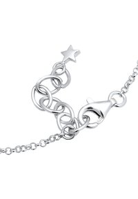 Silverarmband med sammanlänkad cirkulär kedjedesign, stjärncharm och krokstängning; polerad yta med 925-märkning.