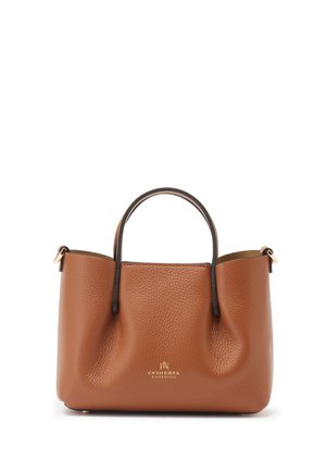 Sac à main en cuir marron texturé avec anses noires et petit logo doré au centre avant.
