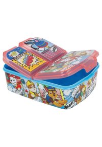 Plastic lunchbox met een blauwe basis en een rodeksel. Heeft kleurrijke cartoonfiguren en stripfiguren op de zijkanten. Gesloten, met één compartiment open.