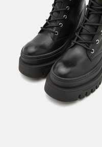 Steve Madden CARINA - Platform boots - black