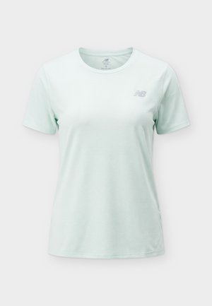 Svjetlozelen, kratkih rukava, sportski T-shirt s okruglim izrezom i malim sivim logotipom "NB" na lijevoj strani prsnog koša.