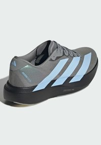 adidas Performance ADIZERO EVO SL M - Hardloopschoenen voor op de weg - grey three   glow blue   core black