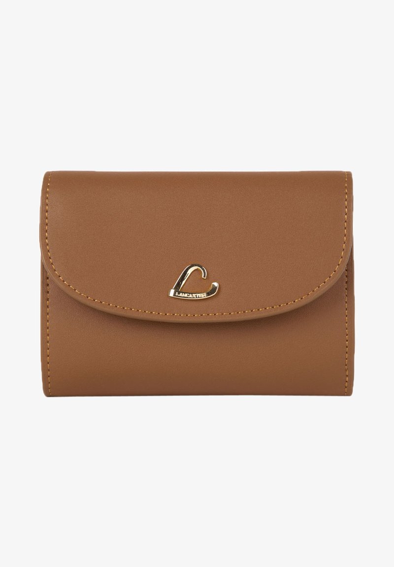 Portefeuille en cuir vegan marron avec logo "L" doré, rabat arrondi et surpiqûres. Forme rectangulaire compacte pour un rangement facile.