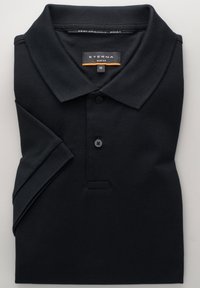 Sort slim-fit polo shirt lavet af struktureret stof, med krave, tre-knap placket og diskret branding label indeni.