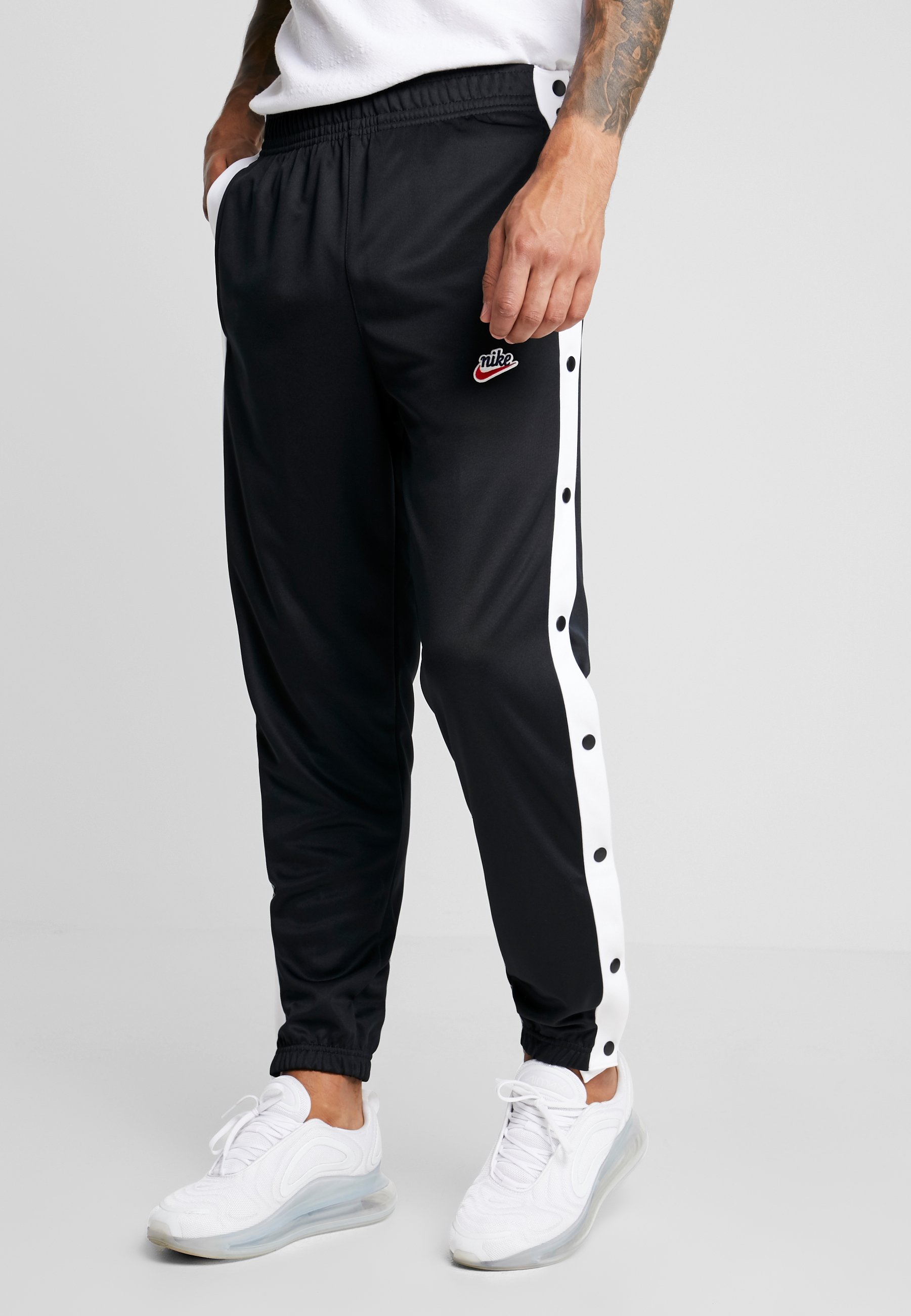 jogging nike blanc militaire