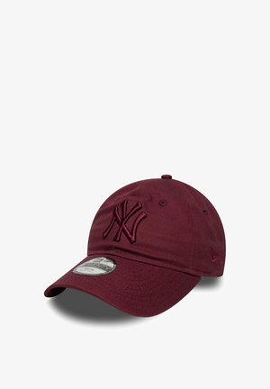 Cappellino da baseball New York Yankees color bordeaux con tesa curva e logo NY ricamato sul davanti.