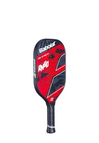 Babolat RN60 padle med rundet hoved, rød og sort grafisk design, tekstureret grebshåndtag og distinkt branding er designet til sportsbrug.