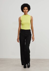 BOSS FESKIES - Top - medium yellow