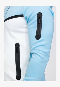 Non sélectionné, ciel