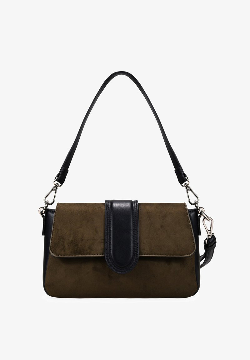 Bolso de cuero y ante en verde oliva oscuro con una solapa y correa de cuero negro; cuenta con herrajes plateados y una correa de hombro extraíble.