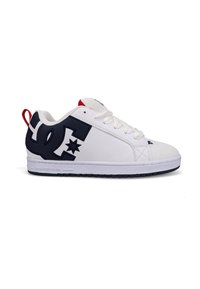 Vita sneakers med marinblå accenter, prydda med en stjärnlogotyp, texturerade paneler, snörning och en röd dragflik vid hälen. Gummisula.