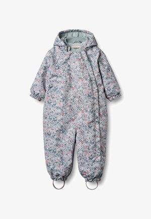 Ljusblå, vadderad overall med blommönster, huva, elastiska muddar vid handleder och vrister samt remmar vid fötterna för säker förankring.