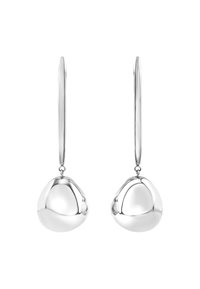 Orecchini a goccia in argento con un design liscio e arrotondato, caratterizzati da una finitura lucida. I ganci allungati sostengono le forme scultoree a goccia.