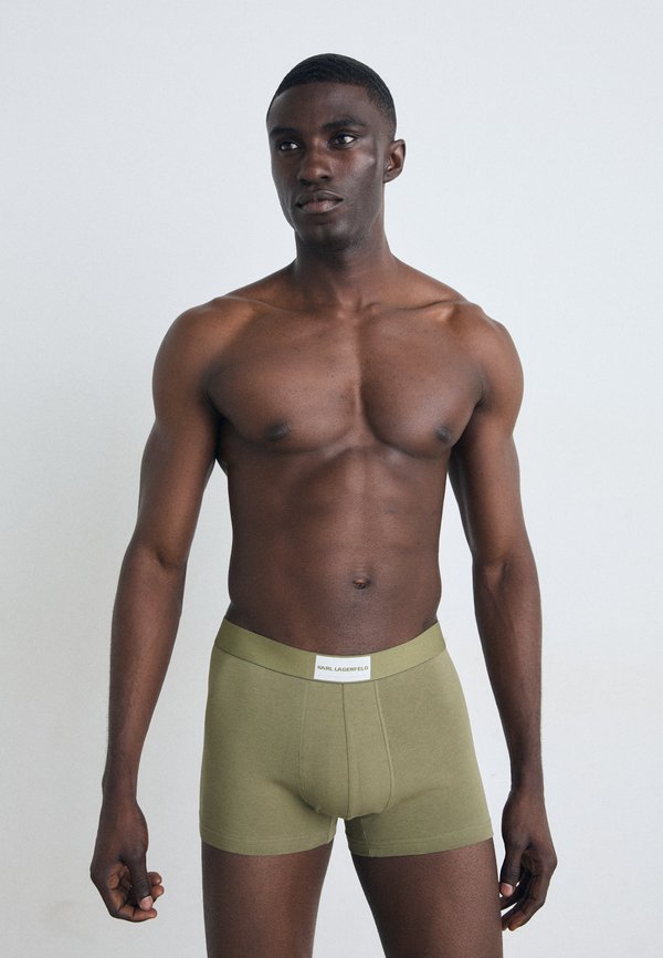 ESSENTIAL LOGO TRUNK 3 PACK - Trunks4