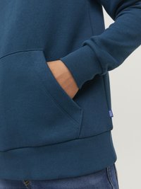 Jack & Jones Junior JJECORP LOGO PLAY - Mikina s kapucí - sailor blue