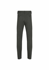 Pantalones ajustados de color gris oscuro con pasadores para cinturón y dos bolsillos traseros con botón, mostrados desde atrás sobre un fondo blanco.