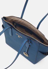 Michael Kors MARILYN TOTE - Shopping bag - dark chambray