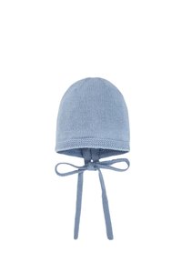 Bonnet tricoté bleu clair avec des liens, forme arrondie, tissu texturé et bord côtelé à la base pour un ajustement sécurisé.