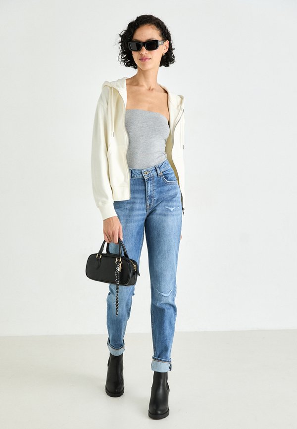 Jeans Tapered Fit - denim4