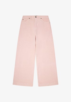 Pantaloni rosa chiaro a gamba larga con chiusura frontale con bottone e zip, passanti per cintura e tasche anteriori, mostrati su sfondo bianco.