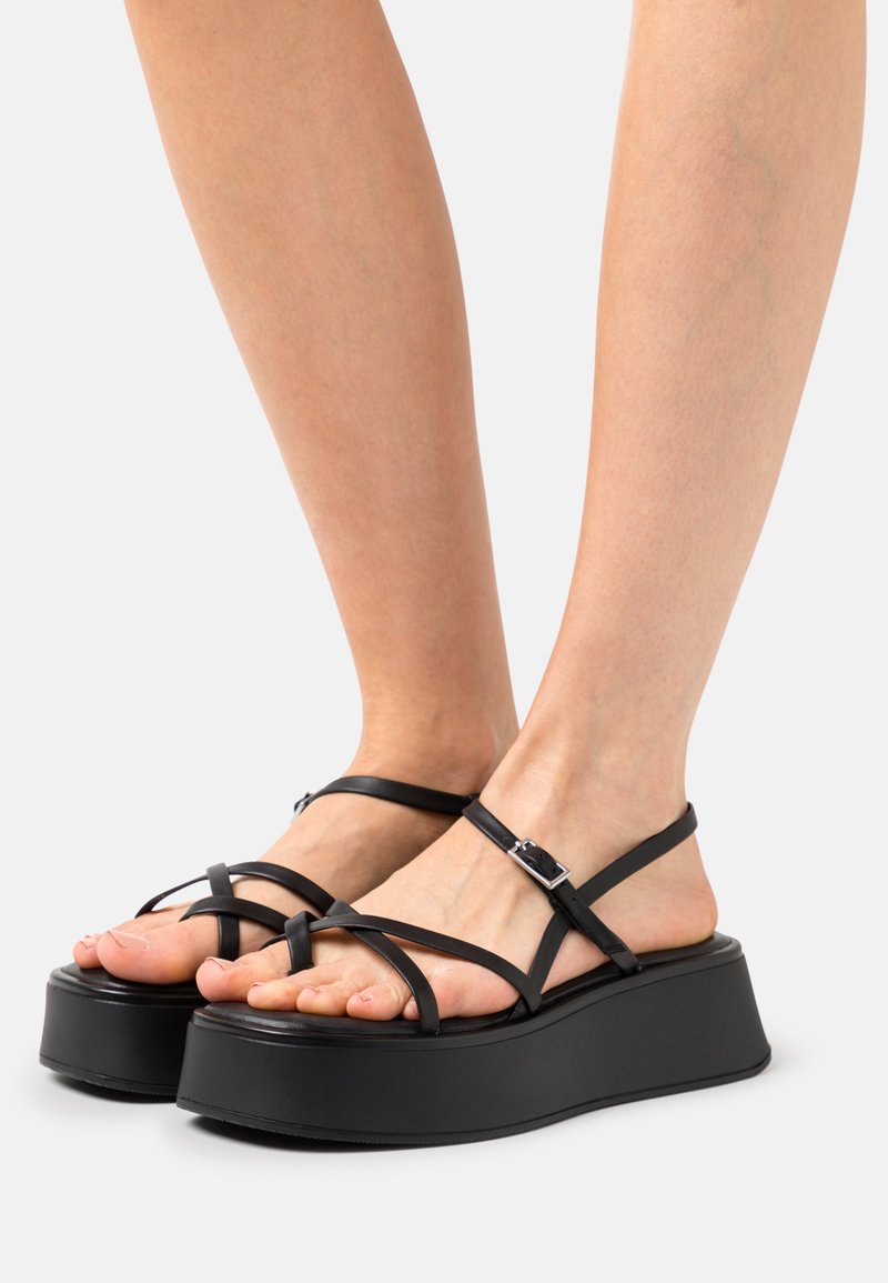 Vagabond - COURTNEY - Sandalias de dedo - black, Ampliar