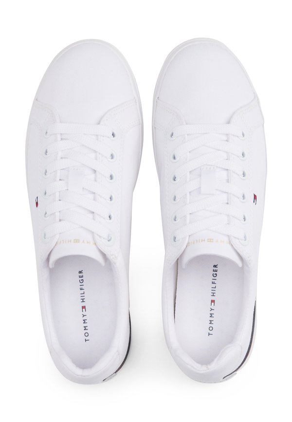 ESSENTIAL STRIPES  - Trainers3