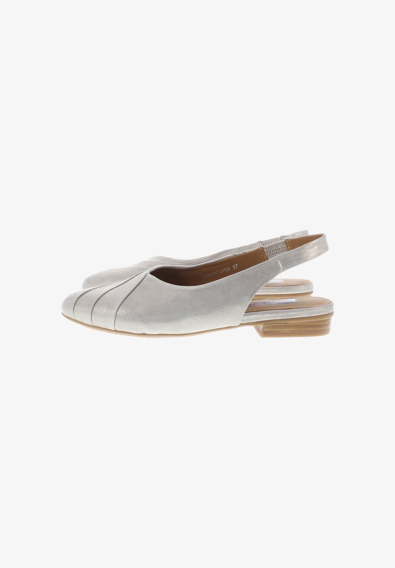 Slingback shoes in light gray suede with a rounded toe, textured horizontal pleats, and a low stacked heel designed for comfort.