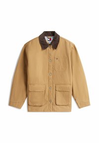 Beżowa bawełniana kurtka z brązowym kołnierzykiem z sztruksu, z zapięciem na guziki i trzema kieszeniami z przodu. Na kieszeni na piersi posiada minimalistyczne logo.