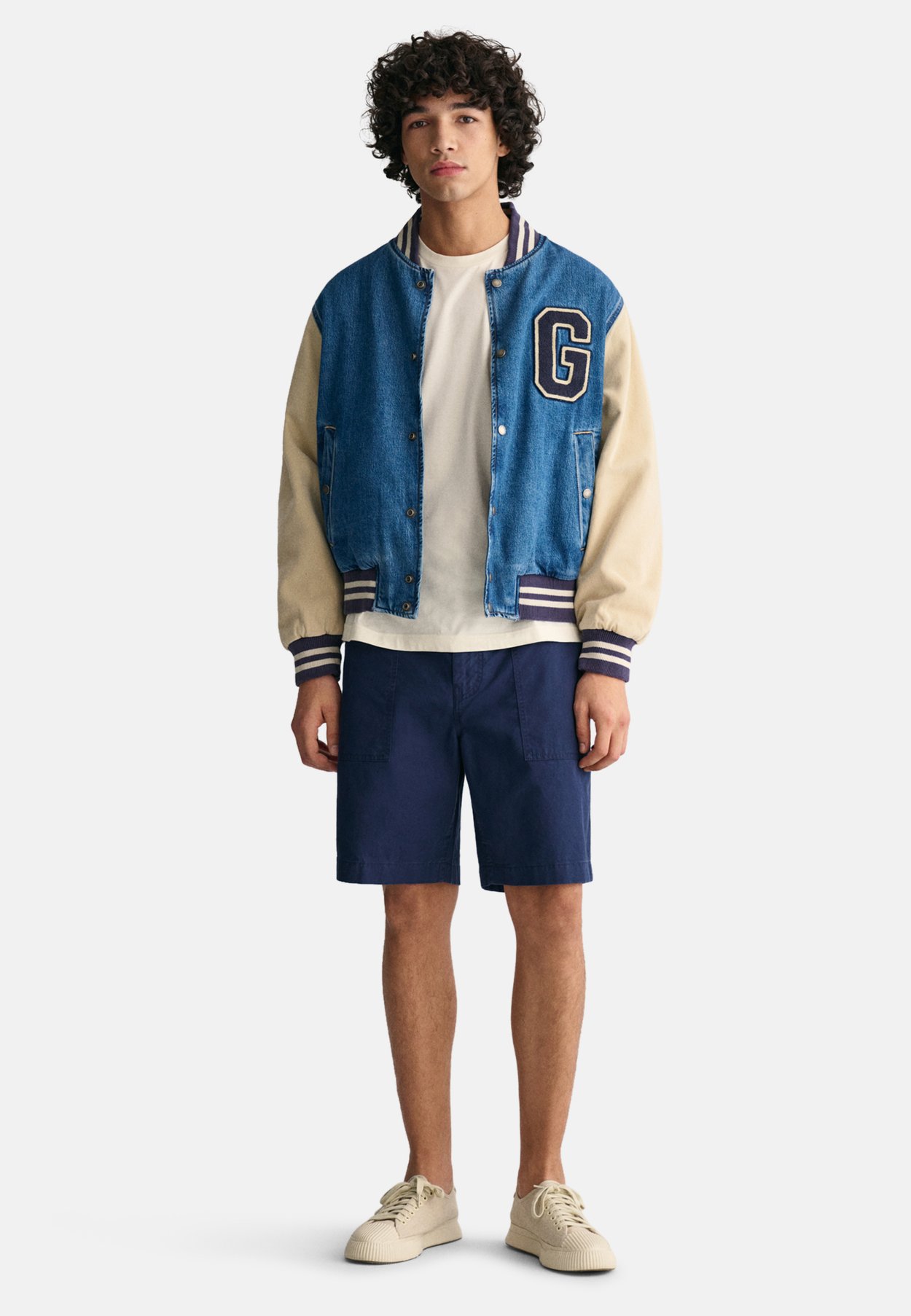 REGULAR FIT