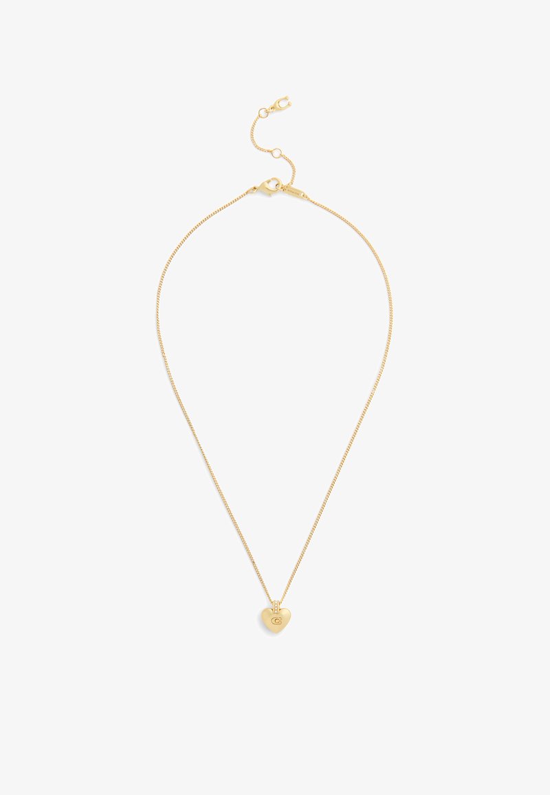 Guld kæde med en hjerteformet vedhæng, der har et lille logo. Glat overflade, delikat kæde design og justerbar lås.