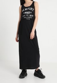 TWINTIP Maxiklänning - black