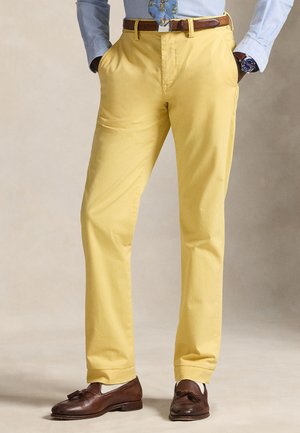 BEDFORD STRETCH STRAIGHT FIT CHINO PANT - Vászonnadrágok - corn yellow