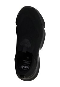 Scarpa sportiva nera con upper texturizzato, imbottitura in schiuma memory e linguetta per il tiraggio. Presenta una punta arrotondata e una suola in gomma flessibile. Taglia 36.