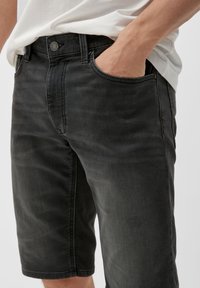 s.Oliver REGULAR - Jeansshort - dunkelgrau