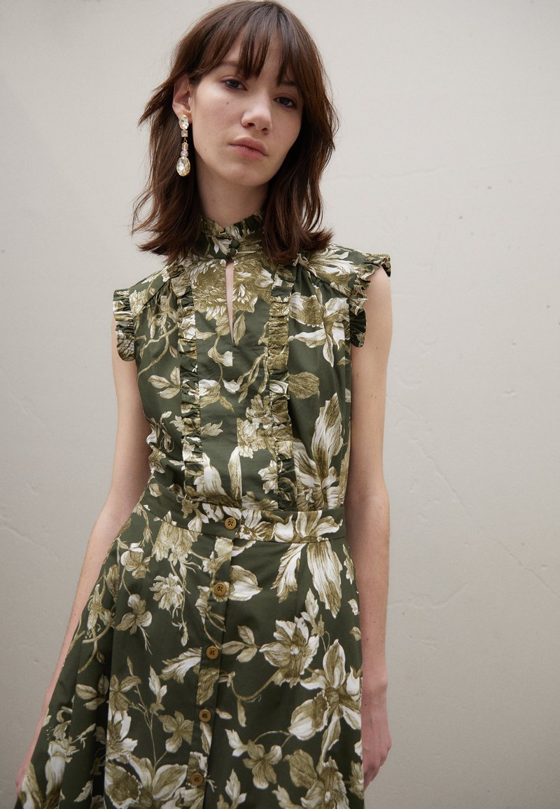 Erdem SLEEVELESS WITH RUFFLE DETAIL Bluse olive/ecru/oliv Zalando.de
