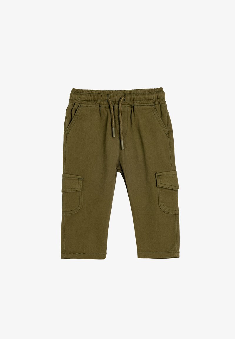 Olijfgroene cargobroek met een elastische tailleband, trekkoord, twee zijzakken en één cargozak op het rechterbeen. Zachte stof.
