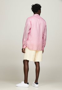 Tommy Hilfiger PIGMENT DYED  - Camicia - pink crystal