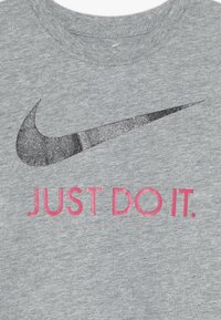 Nike Sportswear TEE - T-shirt estampada - dark grey heather