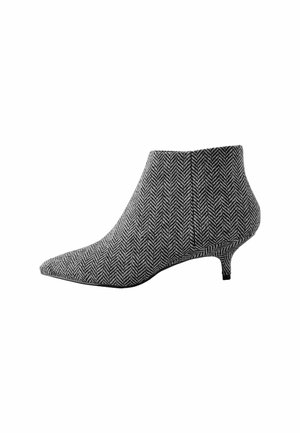 Pumps - new grey tweed