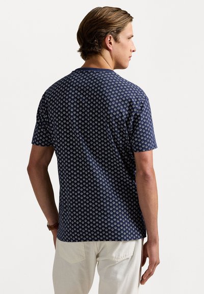 Polo Ralph Lauren CLASSIC FIT THISTLE PRINT JERSEY T-SHIRT - T-shirt imprimé - spring navy heather thistle
