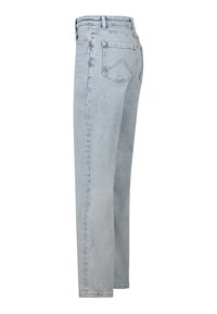 Jeans denim azzurri a gamba dritta con tasche posteriori e passanti per cintura, mostrati da un angolo laterale destro su sfondo bianco.