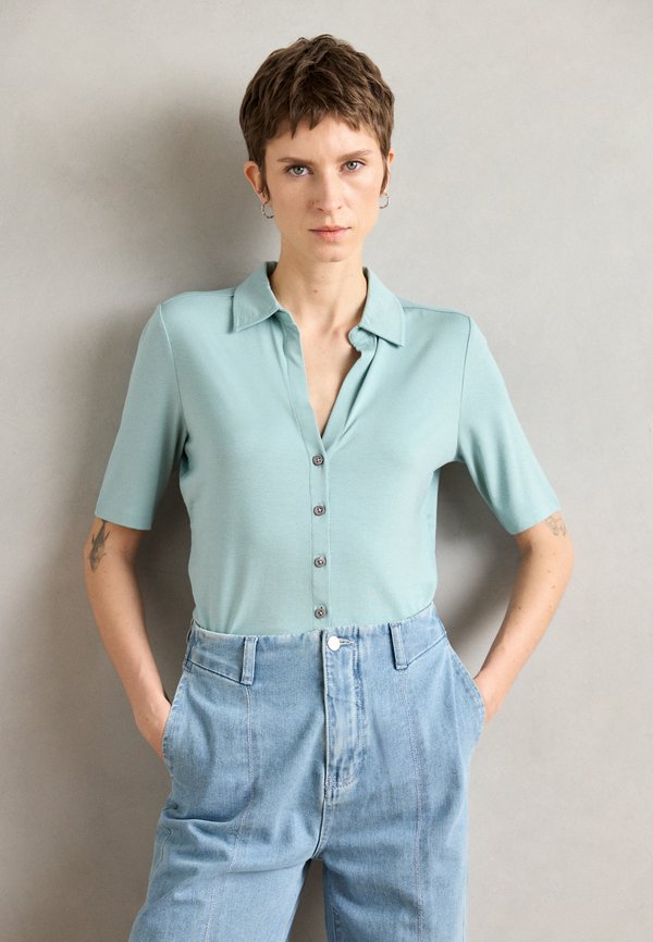 BLOUSE SHORT SLEEVE CLASSIC FIT - Button-down blouse - pure teal