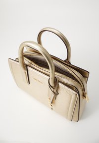 MICHAEL Michael Kors LAILA SATCHEL - Håndveske - pale gold
