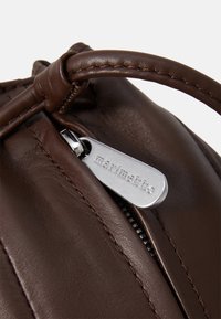Marimekko PIKKU KARLA UNISEX - Skulderveske - dark brown