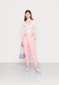 Scotch & Soda BELL - Chinos - watermelon