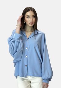 Unselected, hellblau