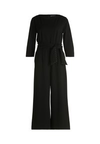 Czarny kombinezon z okrągłym dekoltem, rękawami do połowy przedramienia, talią z paskiem, szerokimi nogawkami i ozdobnymi ćwiekami na pasku.