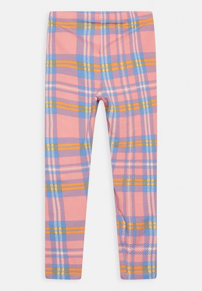 Leggings rosas com um padrão xadrez multicolorido, com detalhes em azul, amarelo e branco. Feitas de um material macio e elástico.
