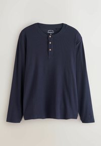 Marineblauses Langarmshirt mit Rundhalsausschnitt, dreiknöpfiger Knopfleiste, gerippter Textur und geradem Saum. Hergestellt aus atmungsaktivem Material.